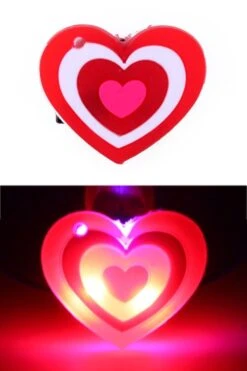 Speldje Hartje Met LED